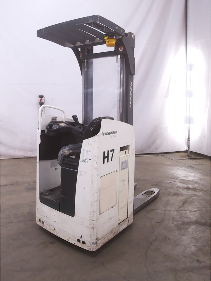 Package 11: JUNGHEINRICH ERE225 / ESC216 / ETV214 / ETV325 - Reach truck: picture 4 Package 11: JUNGHEINRICH ERE225 / ESC216 / ETV214 / ETV325 - Reach truck: picture 4