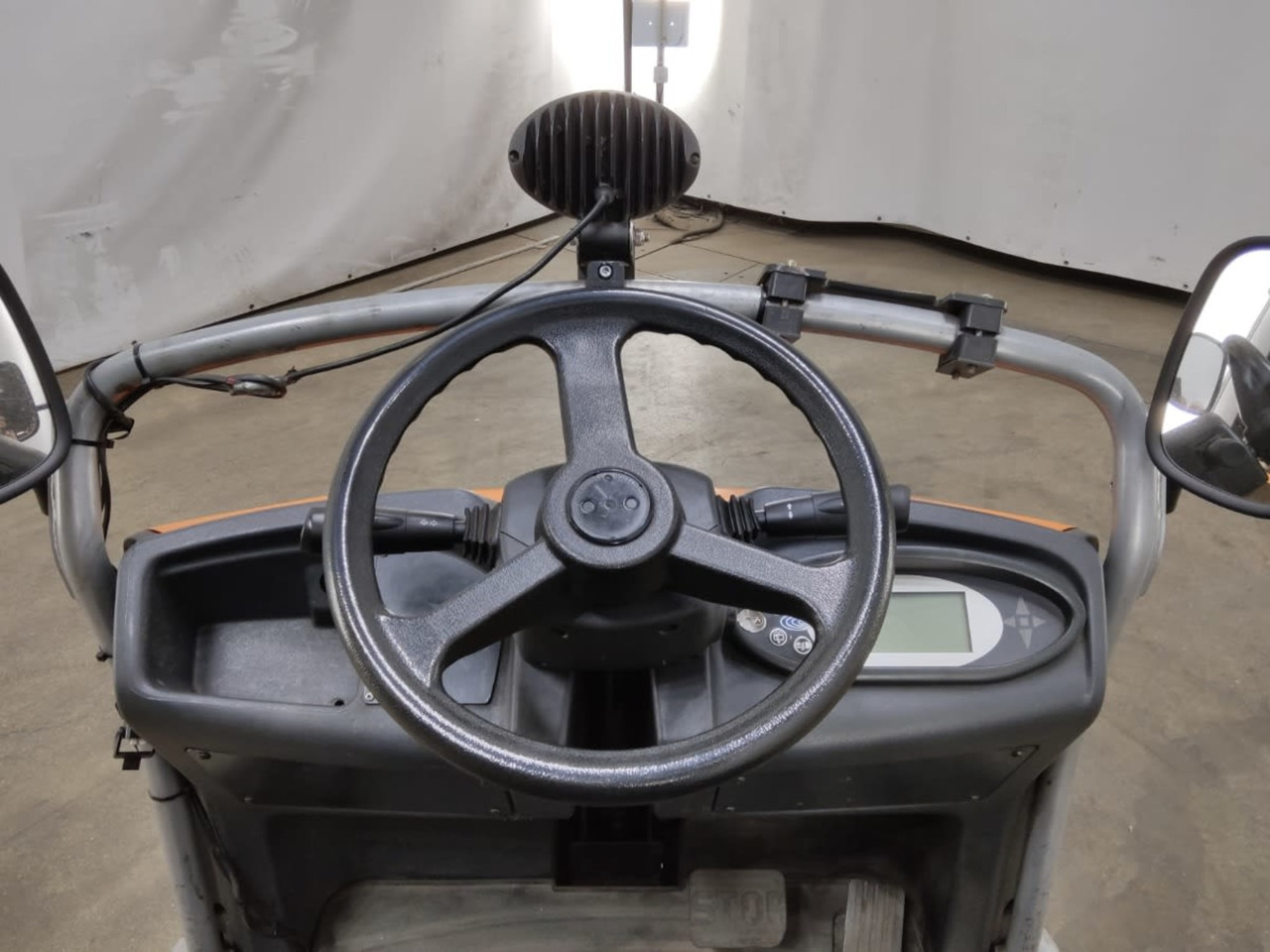 STILL LTX70 - Tow tractor: picture 4 STILL LTX70 - Tow tractor: picture 4