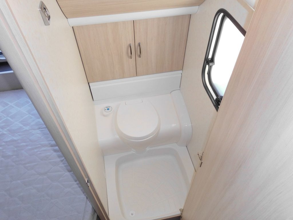 Caravan Hobby DE LUXE EDITION 560 KMFe 1 Hand XT-Mover Garage: picture 15