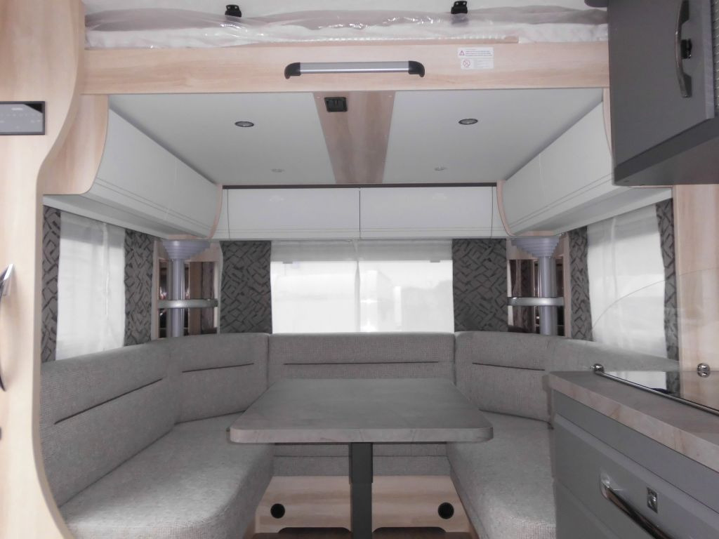 Hobby De Luxe 515 UHL mit Extras, Lagerabverkauf! - Caravan: picture 1 Hobby De Luxe 515 UHL mit Extras, Lagerabverkauf! - Caravan: picture 1