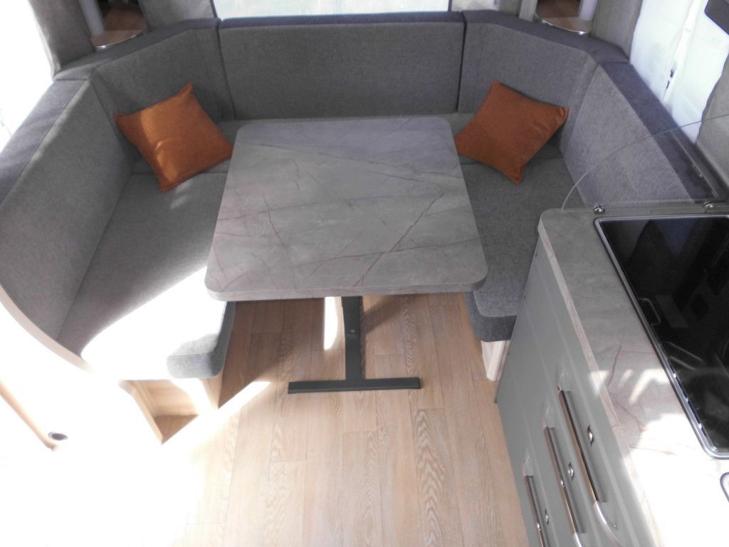 Caravan Hobby De Luxe 540 UL 2026 AUTARK AMBIENTE ROLLROST: picture 7 Caravan Hobby De Luxe 540 UL 2026 AUTARK AMBIENTE ROLLROST: picture 7