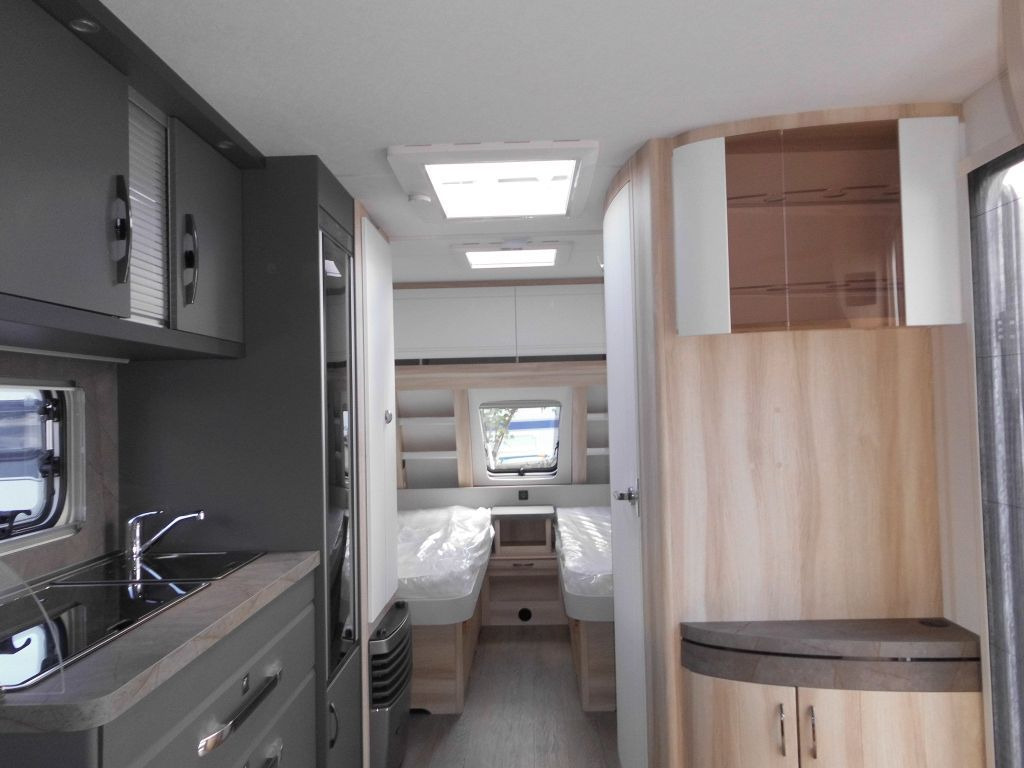 Caravan Hobby De Luxe 540 UL 2026 AUTARK AMBIENTE ROLLROST: picture 10 Caravan Hobby De Luxe 540 UL 2026 AUTARK AMBIENTE ROLLROST: picture 10