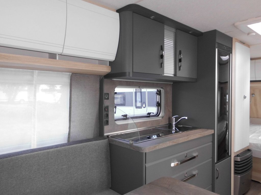 Caravan Hobby De Luxe 540 UL 2026 AUTARK AMBIENTE ROLLROST: picture 9 Caravan Hobby De Luxe 540 UL 2026 AUTARK AMBIENTE ROLLROST: picture 9