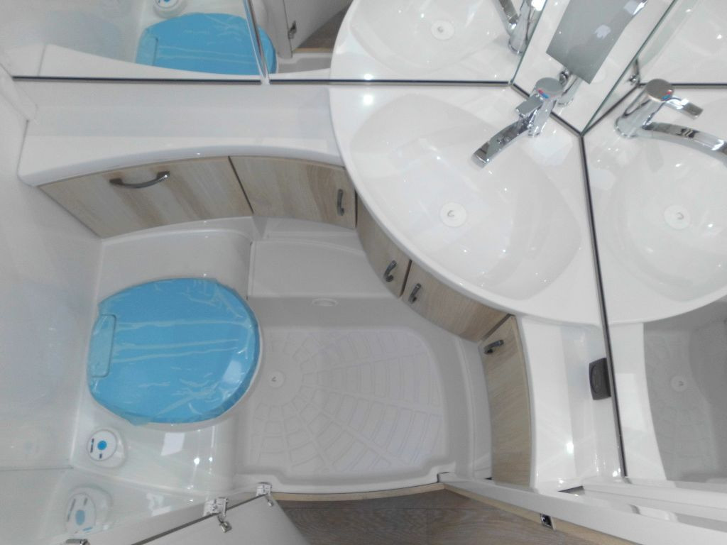 Caravan Hobby De Luxe 540 UL 2026 AUTARK AMBIENTE ROLLROST: picture 15 Caravan Hobby De Luxe 540 UL 2026 AUTARK AMBIENTE ROLLROST: picture 15