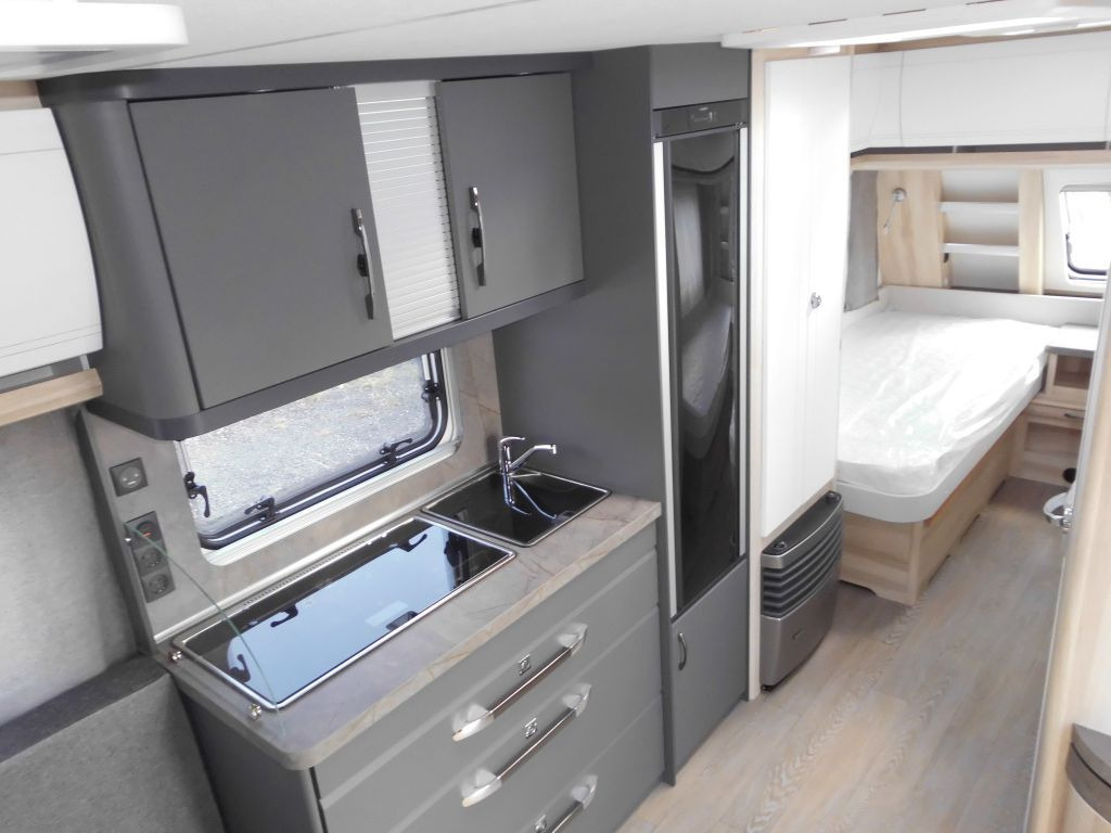 Caravan Hobby De Luxe 540 UL 2026 AUTARK AMBIENTE ROLLROST: picture 11 Caravan Hobby De Luxe 540 UL 2026 AUTARK AMBIENTE ROLLROST: picture 11