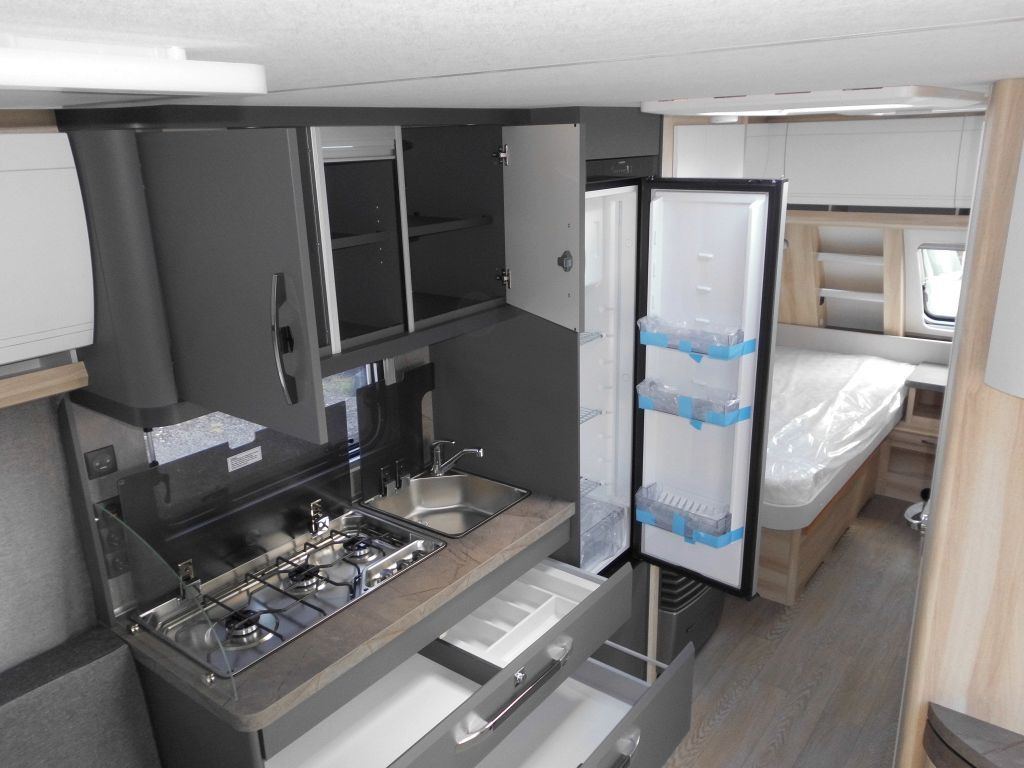 Caravan Hobby De Luxe 540 UL 2026 AUTARK AMBIENTE ROLLROST: picture 12 Caravan Hobby De Luxe 540 UL 2026 AUTARK AMBIENTE ROLLROST: picture 12