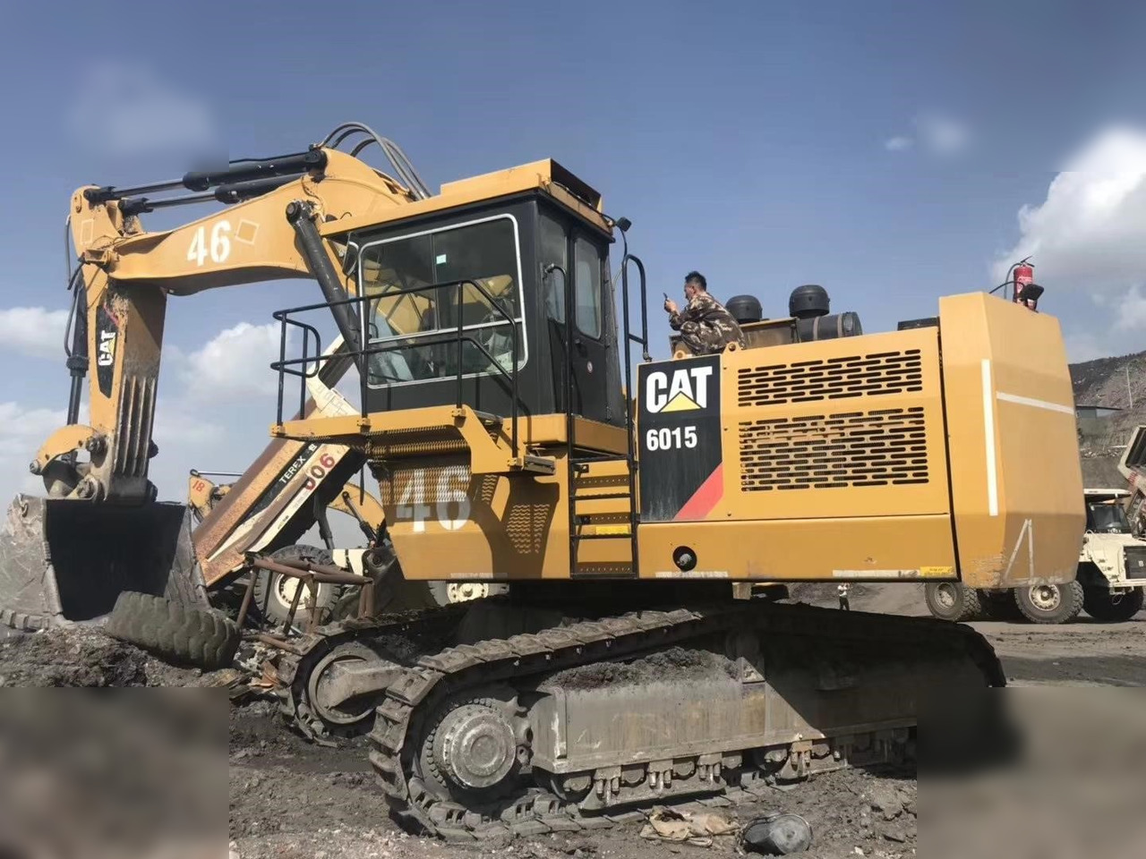 2013 CATERPILLAR 6015 - Crawler excavator: picture 1 2013 CATERPILLAR 6015 - Crawler excavator: picture 1