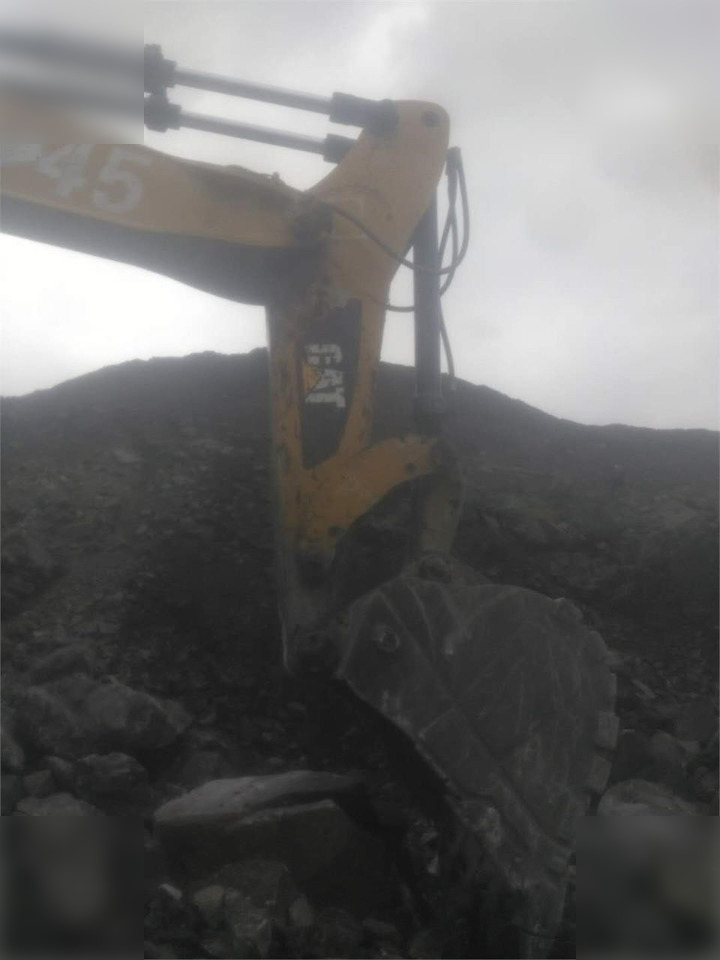 Crawler excavator 2013 CATERPILLAR 6015: picture 17