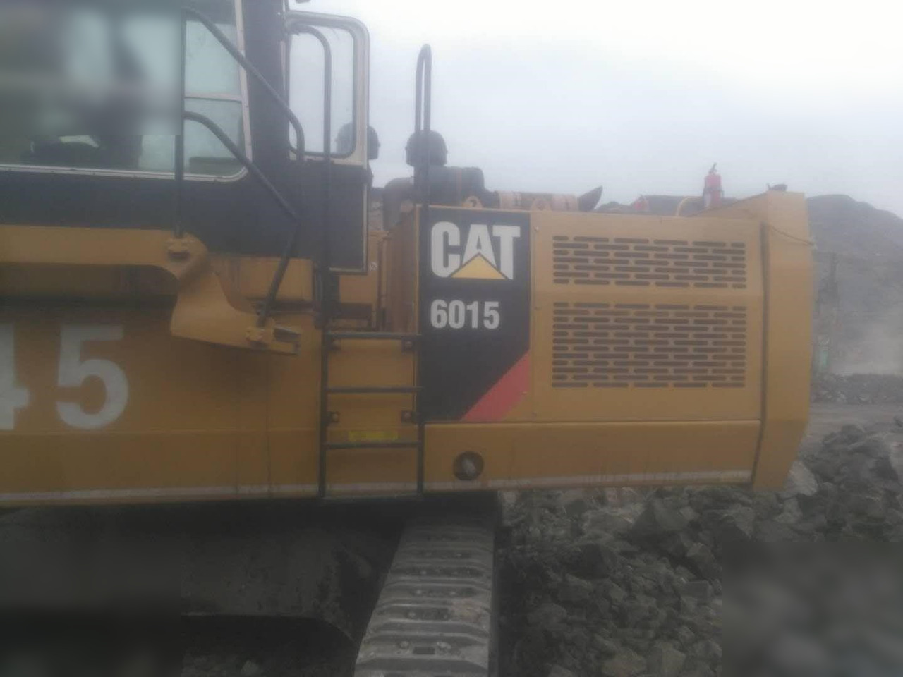 Crawler excavator 2013 CATERPILLAR 6015: picture 13