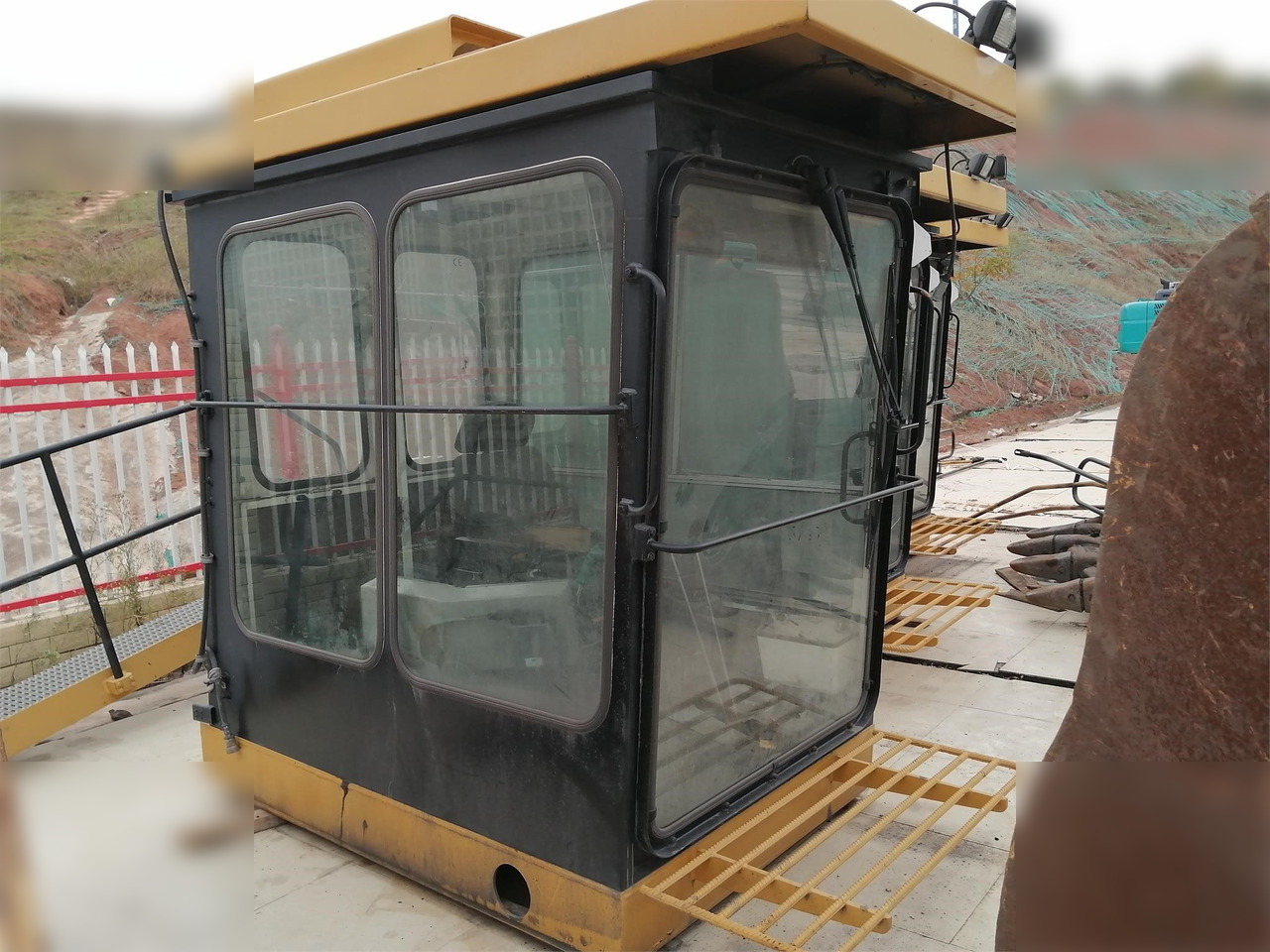 Crawler excavator 2013 CATERPILLAR 6015: picture 7