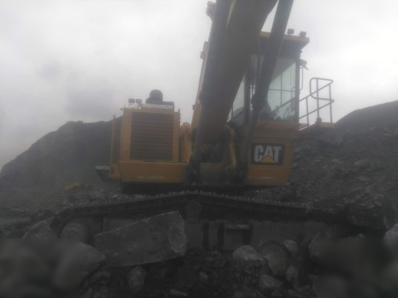 Crawler excavator 2013 CATERPILLAR 6015: picture 18