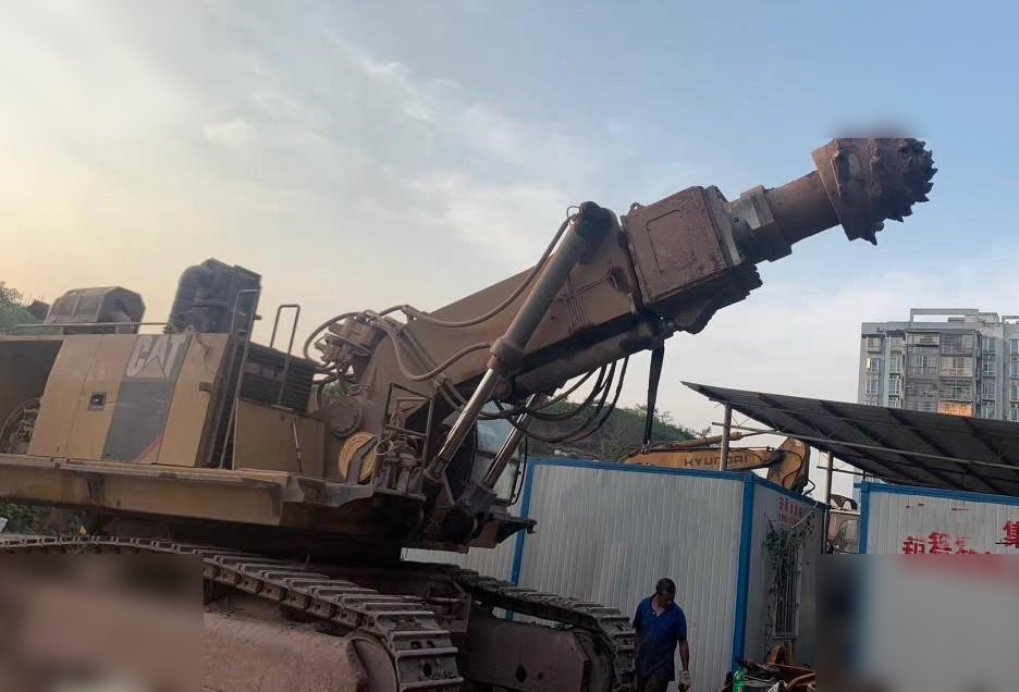 2016 CATERPILLAR 6015FS - Crawler excavator: picture 1 2016 CATERPILLAR 6015FS - Crawler excavator: picture 1