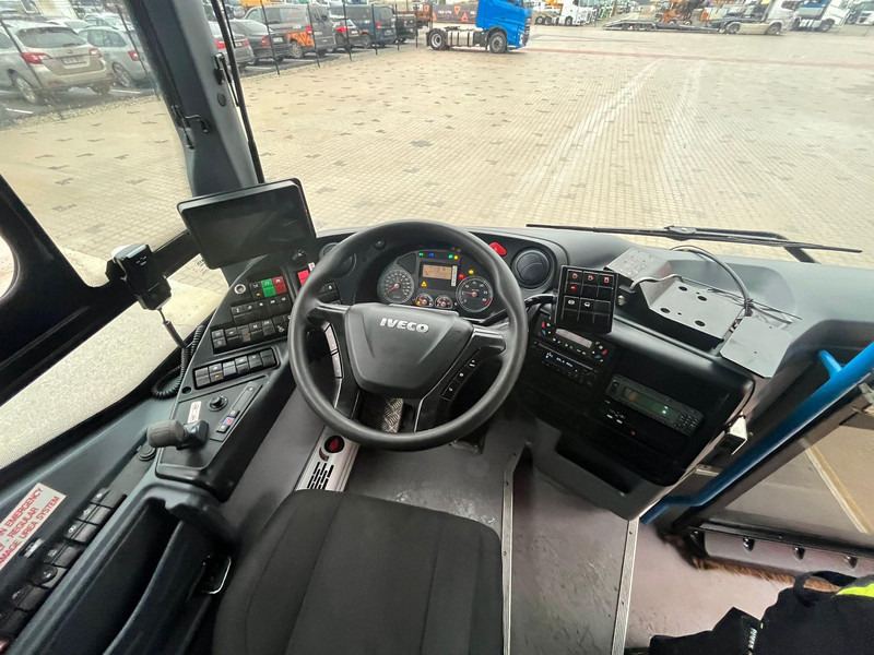 Iveco Crossway LE 4x2 AC / AUXILIARY HEATING / WHEELCHAIR RAMP leasing Iveco Crossway LE 4x2 AC / AUXILIARY HEATING / WHEELCHAIR RAMP: picture 9