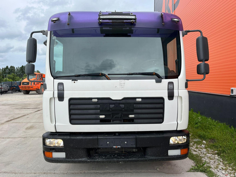 MAN TGL 8.180 4x2 PK4200 YEAR 2013 / PLATFORM L=3710 mm - Dropside/ Flatbed truck, Crane truck: picture 3 MAN TGL 8.180 4x2 PK4200 YEAR 2013 / PLATFORM L=3710 mm - Dropside/ Flatbed truck, Crane truck: picture 3