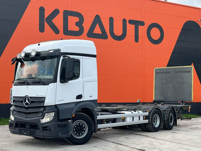 Mercedes-Benz Actros 2548 6x2*4 RETARDER / CHASSIS L= 7870 mm - Cab chassis truck: picture 1 Mercedes-Benz Actros 2548 6x2*4 RETARDER / CHASSIS L= 7870 mm - Cab chassis truck: picture 1