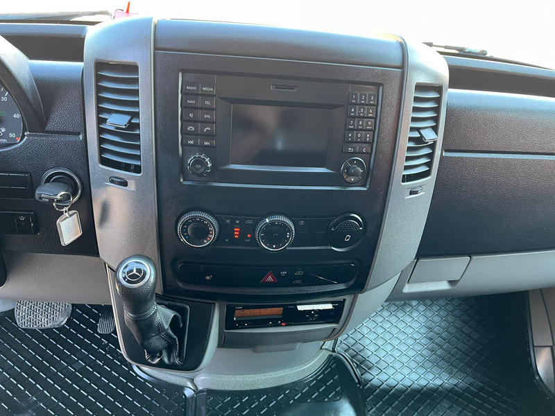 Panel van Mercedes-Benz Sprinter 519 CDI: picture 18