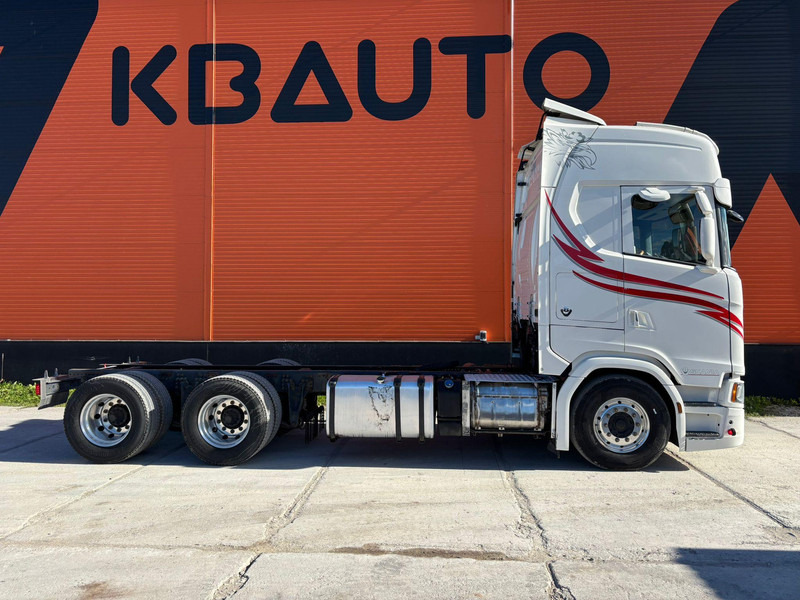 Scania S 650 6x4 9 TON FRONT AXLE / RETARDER / CHASSIS L=5851 mm - Cab chassis truck: picture 5 Scania S 650 6x4 9 TON FRONT AXLE / RETARDER / CHASSIS L=5851 mm - Cab chassis truck: picture 5