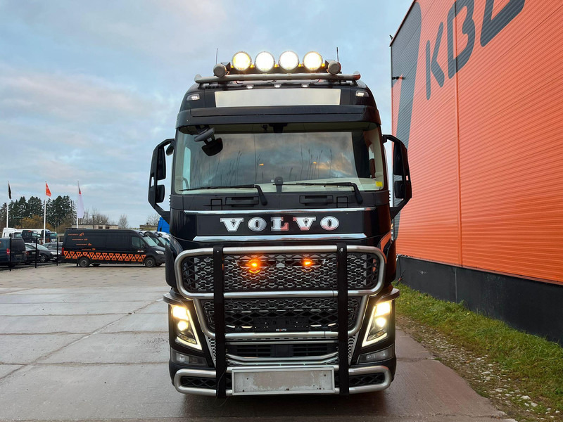Volvo FH 16 750 6x4 GCW 80 ton / RETARDER / HYDRAULICS / TANDEM AXLE LIFT - Tractor unit: picture 3 Volvo FH 16 750 6x4 GCW 80 ton / RETARDER / HYDRAULICS / TANDEM AXLE LIFT - Tractor unit: picture 3