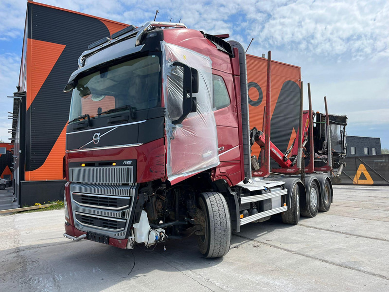 Volvo FH 16 750 8x4/4 DAMAGED ! - Timber truck, Crane truck: picture 2 Volvo FH 16 750 8x4/4 DAMAGED ! - Timber truck, Crane truck: picture 2
