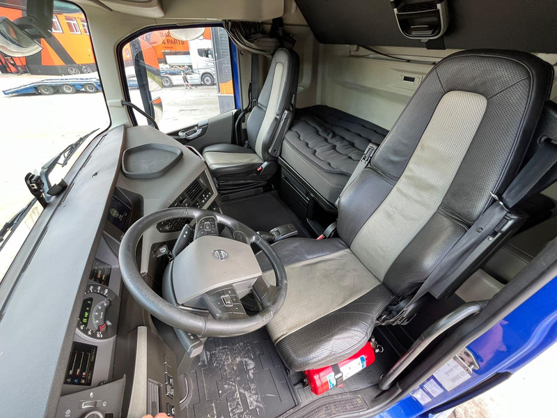 Volvo FH 540 8x4*4 PK 23002-SH / PLATFORM L= 6330 mm / RETARDER leasing Volvo FH 540 8x4*4 PK 23002-SH / PLATFORM L= 6330 mm / RETARDER: picture 19 Volvo FH 540 8x4*4 PK 23002-SH / PLATFORM L= 6330 mm / RETARDER leasing Volvo FH 540 8x4*4 PK 23002-SH / PLATFORM L= 6330 mm / RETARDER: picture 19