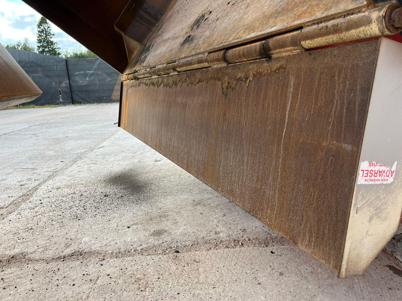 Tipper Volvo FH 540 8x4 HYDRAULIC TENT / RETARDER / TANDEM AXLE LIFT: picture 11