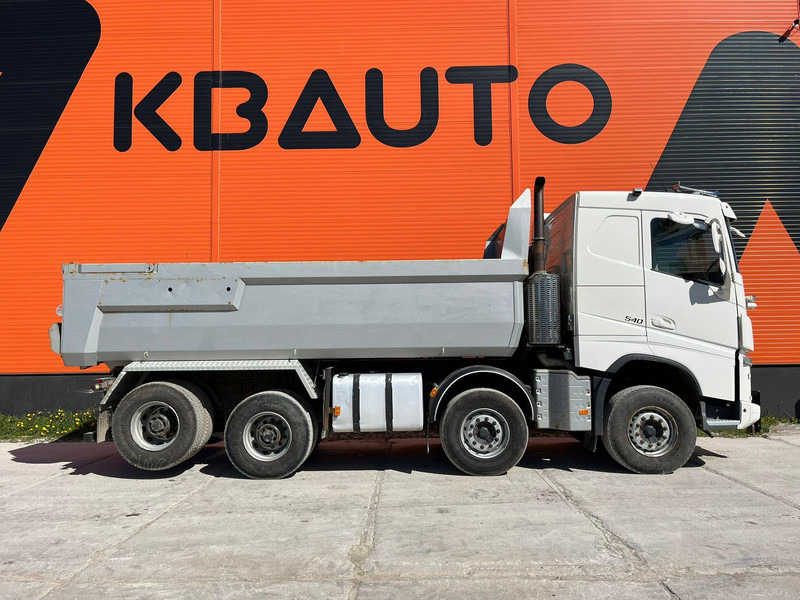 Volvo FH 540 8x4 RETARDER / TANDEM AXLE LIFT / BIG AXLES / BOX L=5704 mm - Tipper: picture 4 Volvo FH 540 8x4 RETARDER / TANDEM AXLE LIFT / BIG AXLES / BOX L=5704 mm - Tipper: picture 4