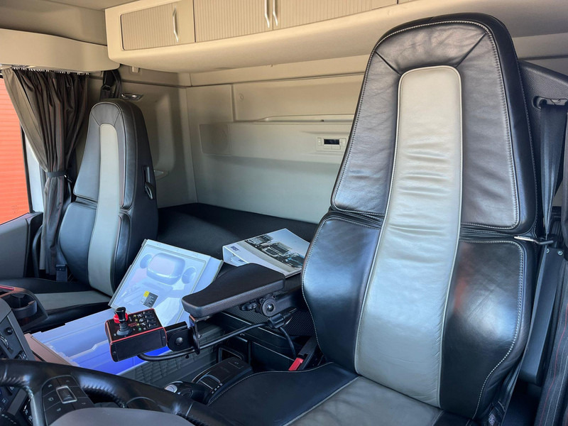 Tipper Volvo FH 540 8x4 RETARDER / TANDEM AXLE LIFT / BIG AXLES / BOX L=5704 mm: picture 18