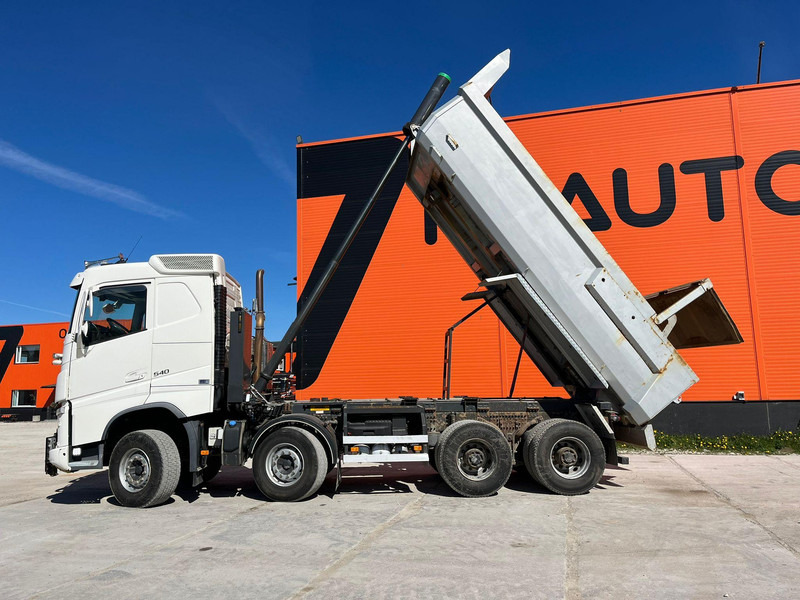 Tipper Volvo FH 540 8x4 RETARDER / TANDEM AXLE LIFT / BIG AXLES / BOX L=5704 mm: picture 9