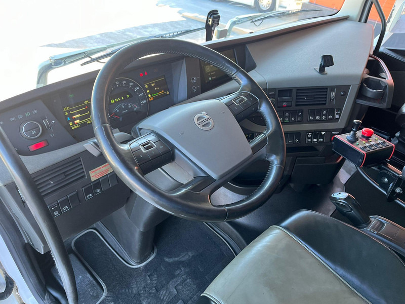 Tipper Volvo FH 540 8x4 RETARDER / TANDEM AXLE LIFT / BIG AXLES / BOX L=5704 mm: picture 15