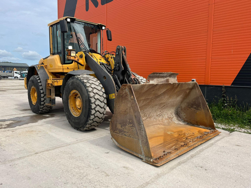 Volvo L 90 F 4x4 CENTRAL LUBRICATION / AC - Wheel loader: picture 4 Volvo L 90 F 4x4 CENTRAL LUBRICATION / AC - Wheel loader: picture 4