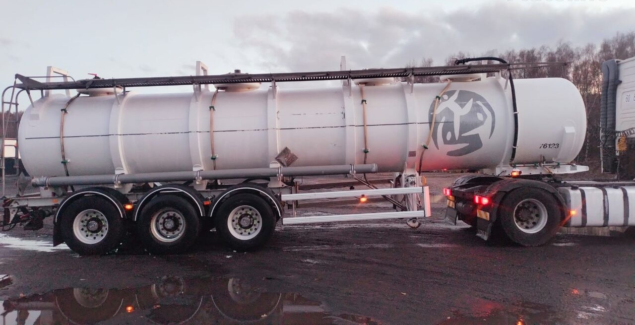 Guhur ADR L4BN/ chemiczna / polyester / poj. 24.600L - Tank semi-trailer: picture 2 Guhur ADR L4BN/ chemiczna / polyester / poj. 24.600L - Tank semi-trailer: picture 2