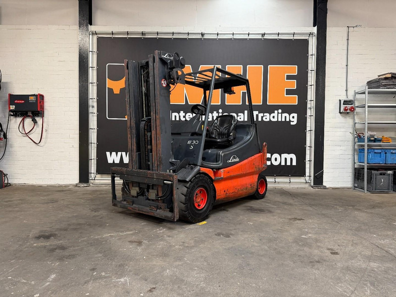 Linde E30-03 - Electric forklift: picture 3 Linde E30-03 - Electric forklift: picture 3