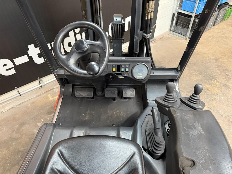 Linde E30-03 - Electric forklift: picture 5 Linde E30-03 - Electric forklift: picture 5