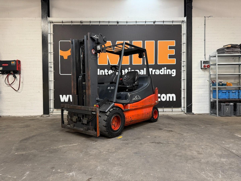 Linde E30-03 - Electric forklift: picture 3 Linde E30-03 - Electric forklift: picture 3