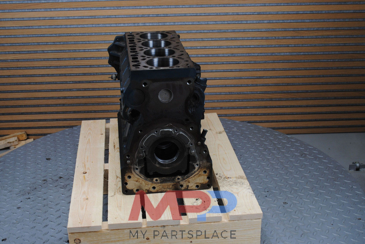 Kubota Blok Kubota V3300 - Cylinder block for Construction machinery: picture 5 Kubota Blok Kubota V3300 - Cylinder block for Construction machinery: picture 5