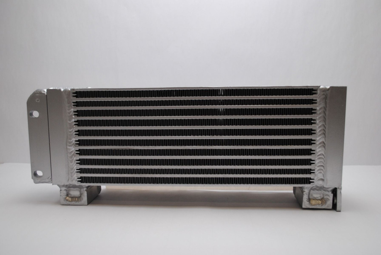 Oliekoeler 04102800 / 04281090 voor Deutz BF4L2011, D2011 L04 I, TD2011 - Oil cooler for Construction machinery: picture 2 Oliekoeler 04102800 / 04281090 voor Deutz BF4L2011, D2011 L04 I, TD2011 - Oil cooler for Construction machinery: picture 2