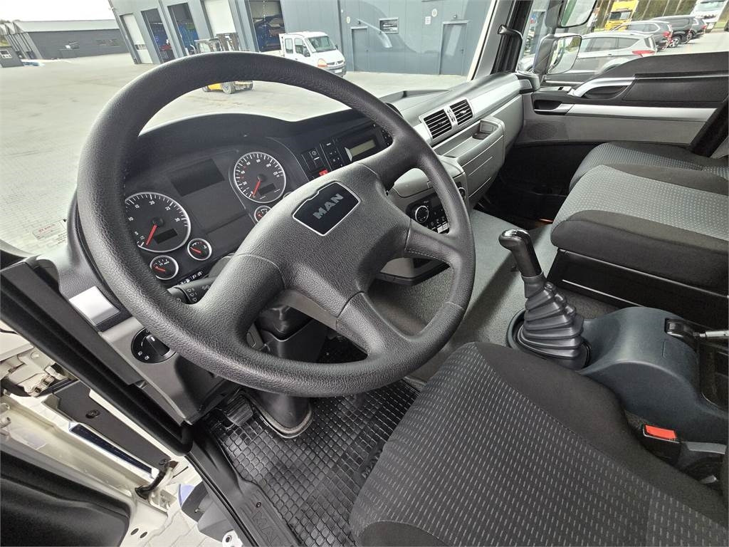 MAN TGM 4x4 GAMON PW8 for collecting liquid waste sepa leasing MAN TGM 4x4 GAMON PW8 for collecting liquid waste sepa: picture 40 MAN TGM 4x4 GAMON PW8 for collecting liquid waste sepa leasing MAN TGM 4x4 GAMON PW8 for collecting liquid waste sepa: picture 40