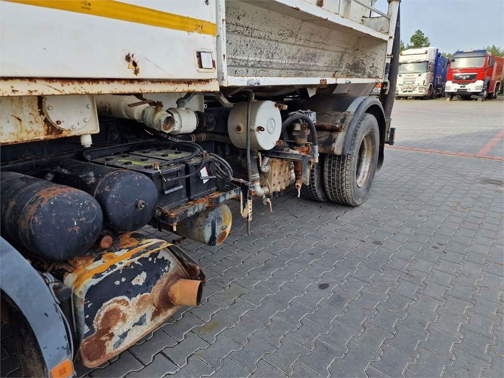 MAN WUKO MORO KOMBI FOR CHANNEL CLEANING - Vacuum truck: picture 2 MAN WUKO MORO KOMBI FOR CHANNEL CLEANING - Vacuum truck: picture 2