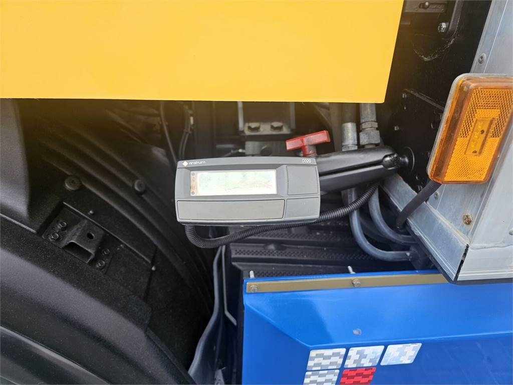 Scania DISAB ENVAC Saugbagger vacuum cleaner excavator su - Excavator: picture 5 Scania DISAB ENVAC Saugbagger vacuum cleaner excavator su - Excavator: picture 5