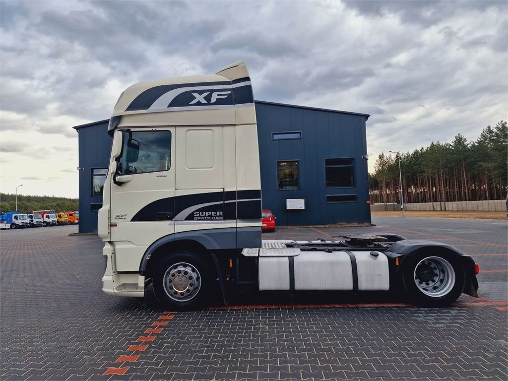 DAF XF 106 460  - Tractor unit: picture 2 DAF XF 106 460  - Tractor unit: picture 2