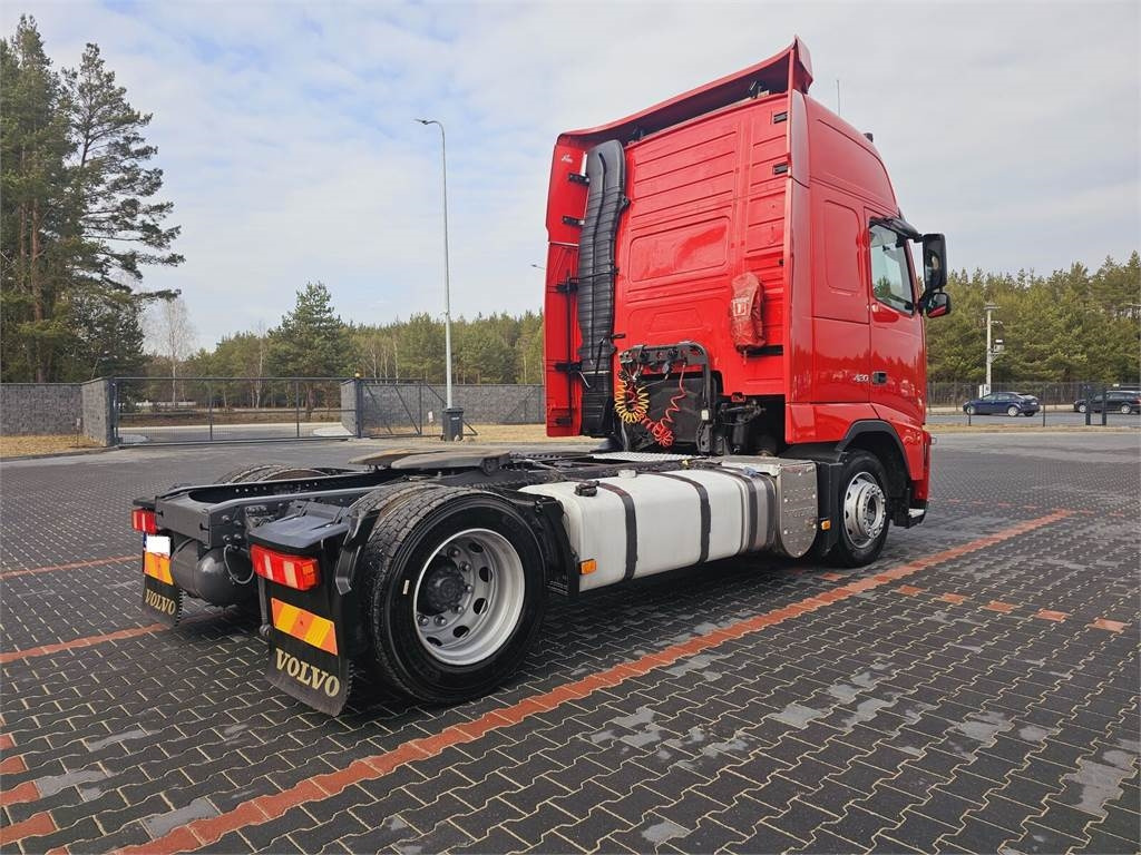 Volvo FH13 XXL NEW TIRES MANUAL 420 EURO 5 2011 - Tractor unit: picture 5 Volvo FH13 XXL NEW TIRES MANUAL 420 EURO 5 2011 - Tractor unit: picture 5