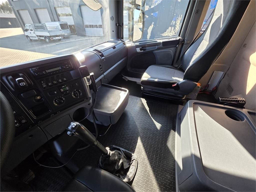 Scania Larsen FlexVac 311 Vacuum suction loader - Utility/ Special vehicle: picture 2 Scania Larsen FlexVac 311 Vacuum suction loader - Utility/ Special vehicle: picture 2