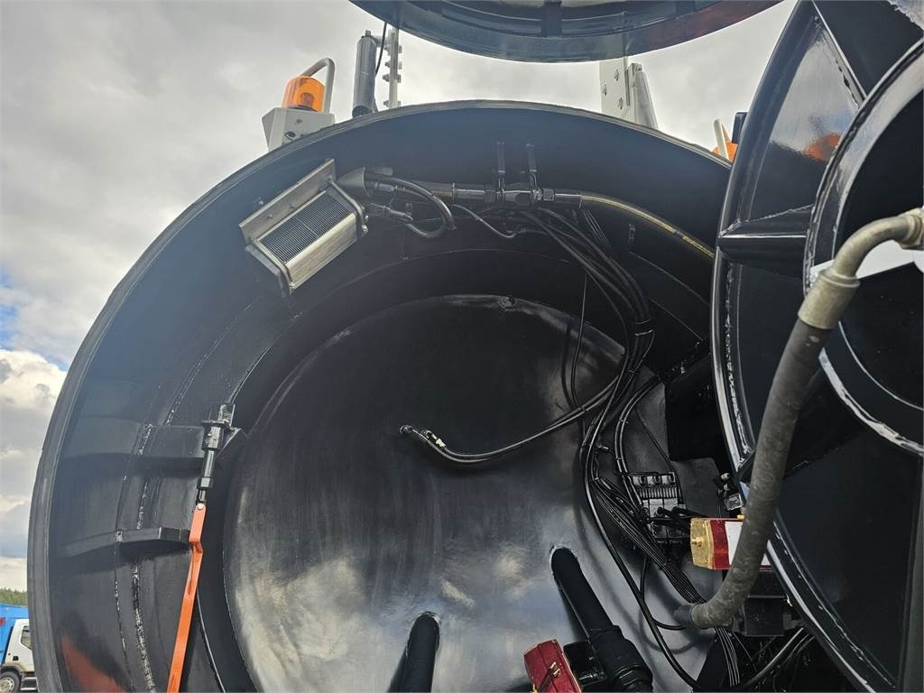 Volvo WUKO ADR ROLBA FOR CLEANING CHANNELS COMBI  leasing Volvo WUKO ADR ROLBA FOR CLEANING CHANNELS COMBI: picture 6