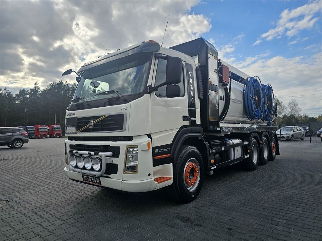 Volvo WUKO ADR ROLBA FOR CLEANING CHANNELS COMBI - Vacuum truck: picture 4 Volvo WUKO ADR ROLBA FOR CLEANING CHANNELS COMBI - Vacuum truck: picture 4