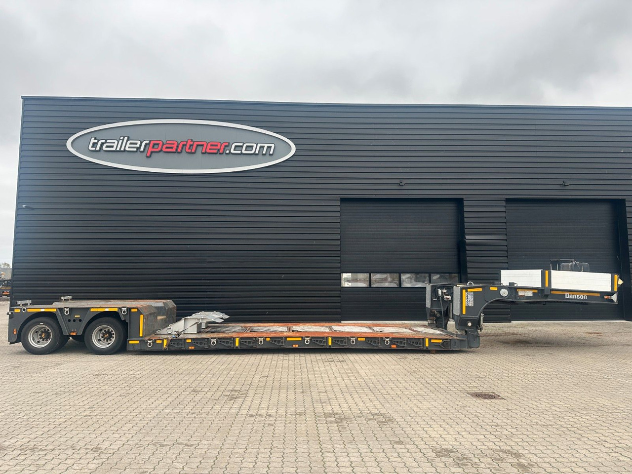 Doll Danson 2 achs tiefbett / ausziehbar - Low loader semi-trailer: picture 1 Doll Danson 2 achs tiefbett / ausziehbar - Low loader semi-trailer: picture 1