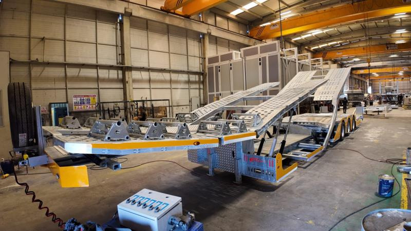 Eroglu 3 Axle Trucks Carriers - Autotransporter semi-trailer: picture 5 Eroglu 3 Axle Trucks Carriers - Autotransporter semi-trailer: picture 5