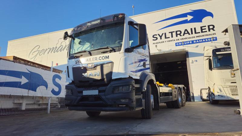 MAN TGS 26.470 (LOCATION / RENT) - Hook lift truck: picture 2 MAN TGS 26.470 (LOCATION / RENT) - Hook lift truck: picture 2