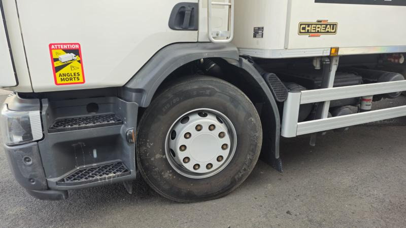 Renault D WIDE (LOCATION / RENT) - Refrigerator truck: picture 4 Renault D WIDE (LOCATION / RENT) - Refrigerator truck: picture 4