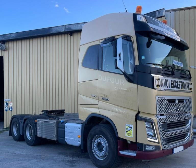 Tractor unit Volvo FH16 750: picture 1