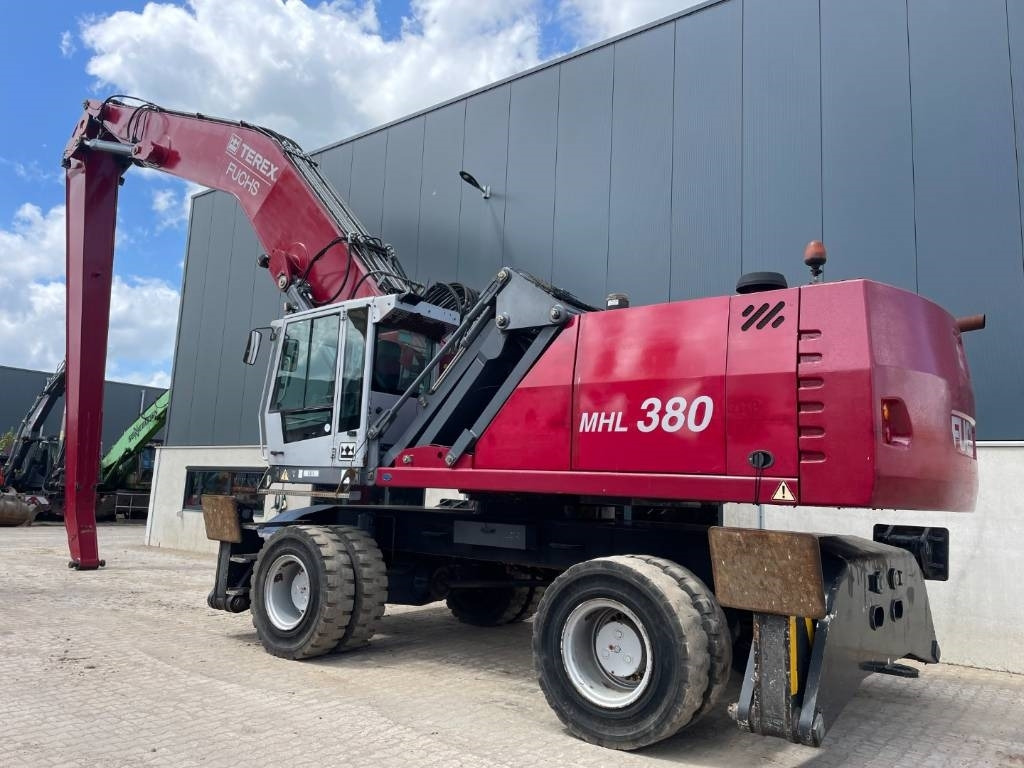 Fuchs MHL380 -- MHL 380 -- 21 mtr reach - Waste/ Industry handler: picture 3 Fuchs MHL380 -- MHL 380 -- 21 mtr reach - Waste/ Industry handler: picture 3
